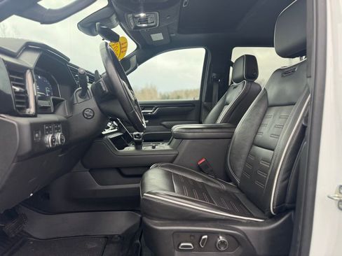 Used 2023 GMC Sierra 1500 AT4X image 15