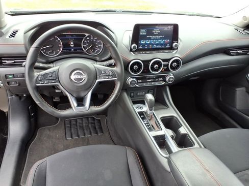 Certified 2025 Nissan Sentra SR FWD image 7