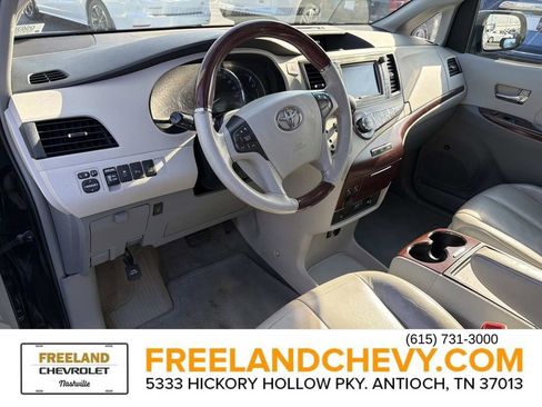 Used 2013 Toyota Sienna Limited image 29
