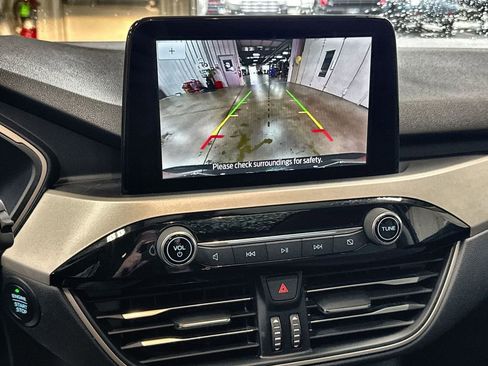 Used 2021 Ford Escape SE w/ SE Sport Appearance Package image 20