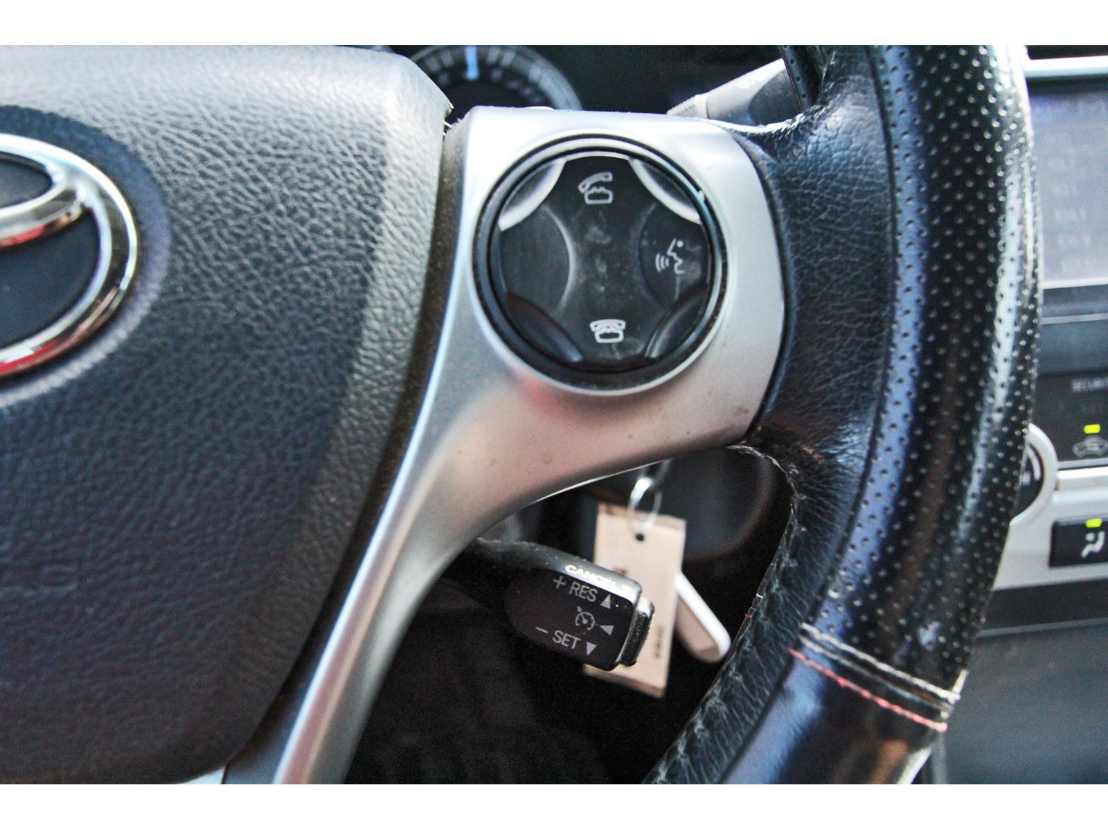 Used 2014 Toyota Camry SE FWD image 15