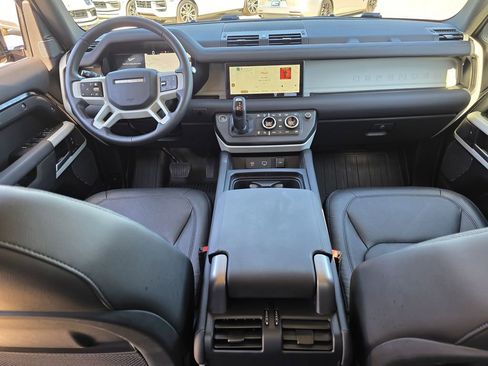 Used 2024 Land Rover Defender 110 S image 8