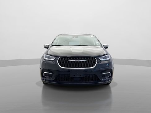Used 2023 Chrysler Pacifica Limited FWD image 8