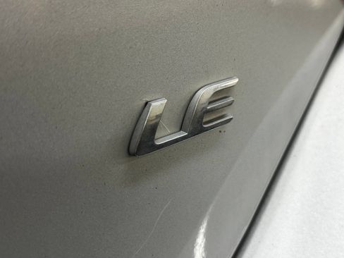 Used 2017 Toyota Corolla LE FWD image 7