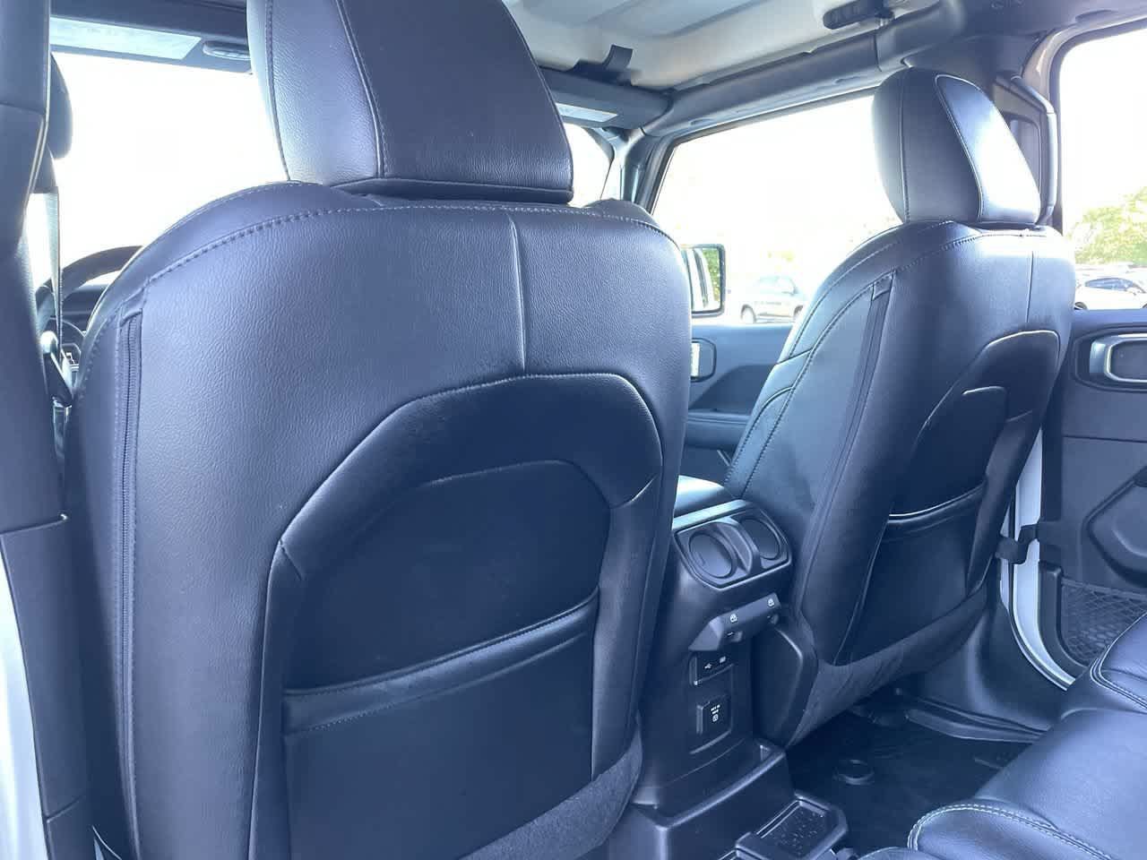 Used 2018 Jeep Wrangler Unlimited Sahara AWD/4WD image 19