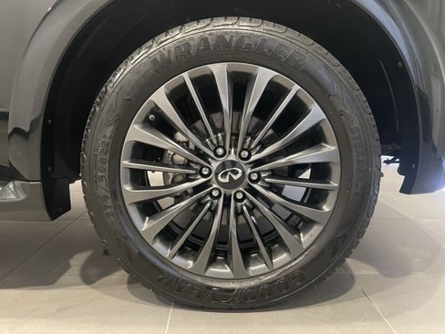 Used 2023 INFINITI QX80 Sensory w/ Cargo Package AWD/4WD image 10