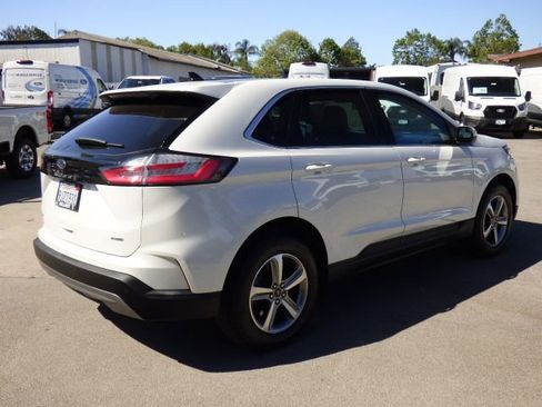 Used 2024 Ford Edge SEL w/ Convenience Package AWD/4WD image 3
