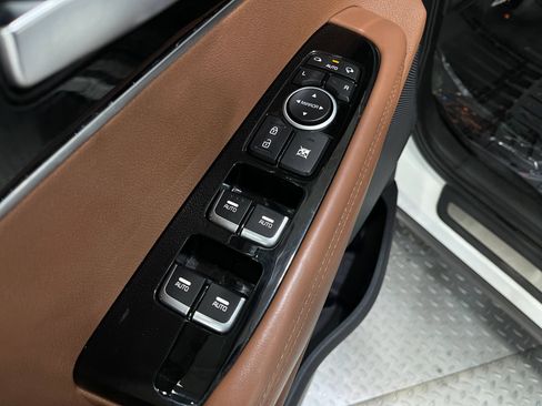 Used 2019 Kia Sorento SX FWD image 16