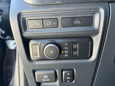 Certified 2022 Ford F150 Lariat w/ Equipment Group 502A High image 25