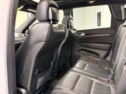 Used 2015 Jeep Grand Cherokee Overland AWD/4WD image 12