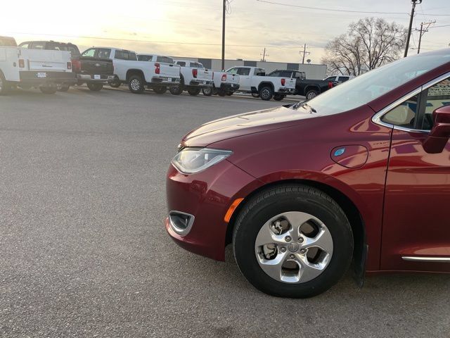 Used 2019 Chrysler Pacifica Touring-L FWD image 5