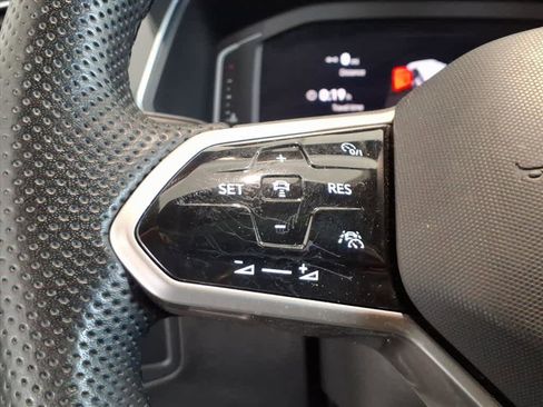 Used 2022 Volkswagen Tiguan SEL R-Line image 15