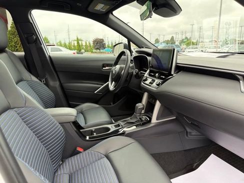 Used 2024 Toyota Corolla Cross AWD Hybrid w/ Convenience Package image 29
