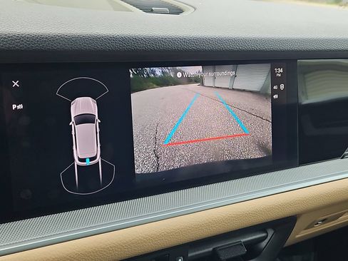 Certified 2024 Porsche Cayenne AWD/4WD image 17