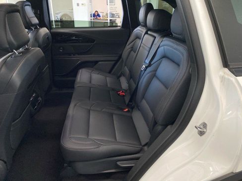 New 2025 Lincoln Nautilus Premier w/ Equipment Group 102A image 33