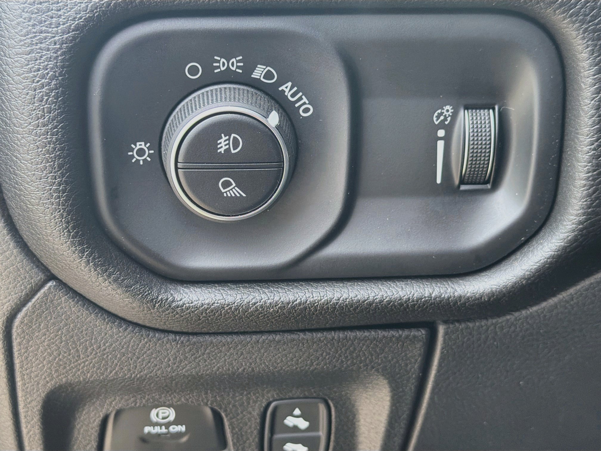 Used 2025 RAM 1500 Big Horn AWD/4WD image 10