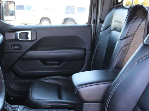 Used 2021 Jeep Wrangler Unlimited Sahara w/ Cold Weather Group AWD/4WD image 38