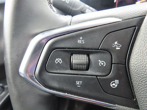 Used 2025 Chevrolet Trax LT w/ LT Convenience Package FWD image 23
