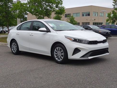 Used 2024 Kia Forte LX FWD image 3