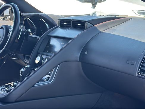 Used 2020 Jaguar F-TYPE R image 25