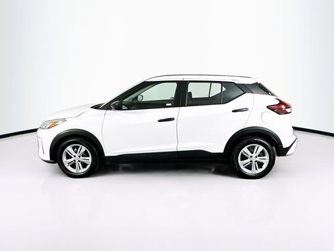 Used 2024 Nissan Kicks S image 4