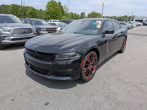 Used 2022 Dodge Charger SXT RWD image 6