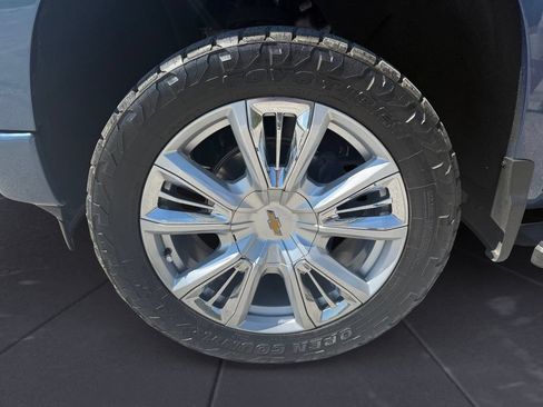 Used 2024 Chevrolet Silverado 1500 High Country w/ High Country Premium Package AWD/4WD image 14