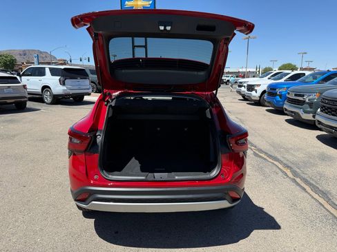 Used 2026 Chevrolet Trax LT w/ LT Convenience Package FWD image 35