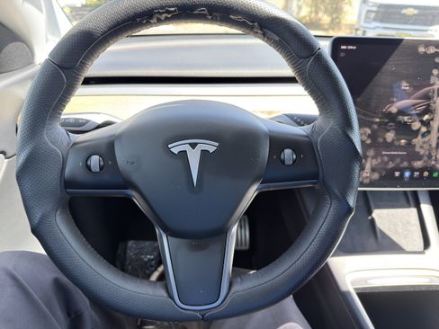 Used 2022 Tesla Model Y Performance AWD/4WD image 27