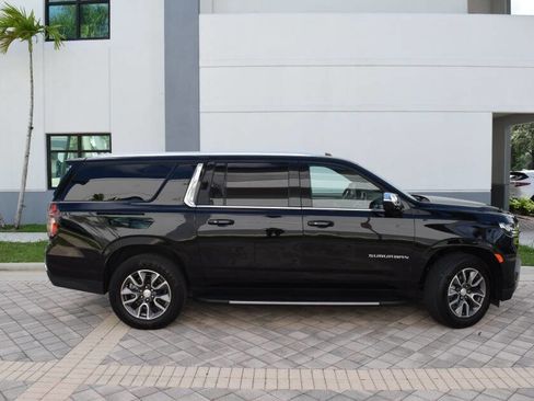Used 2022 Chevrolet Suburban LT RWD image 7