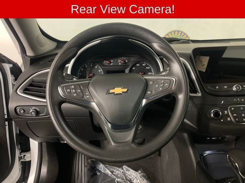 Used 2024 Chevrolet Malibu LT image 9