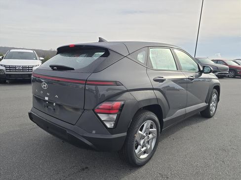 New 2026 Hyundai Kona SE image 3