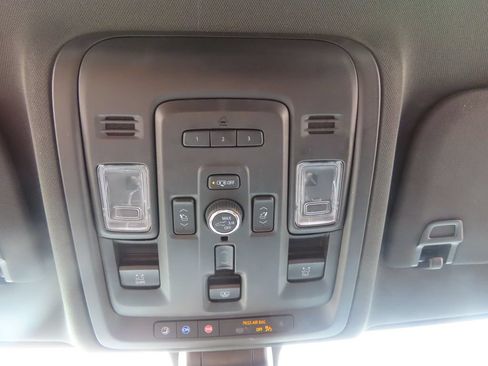 Used 2021 Chevrolet Tahoe Z71 w/ Luxury Package AWD/4WD image 50