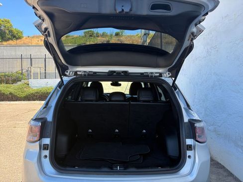 Used 2025 Jeep Compass Limited image 32