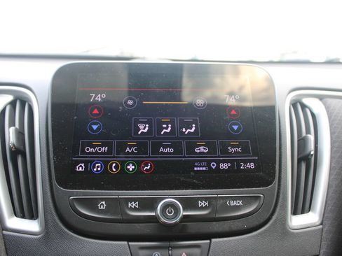 Used 2022 Chevrolet Malibu LT FWD image 35