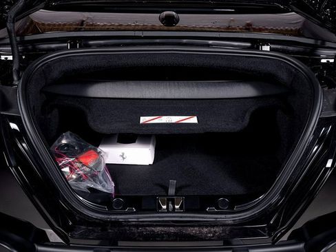 Used 2024 Ferrari Roma Spider image 9