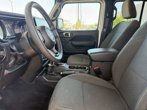 Used 2025 Jeep Wrangler Unlimited Sport AWD/4WD image 27