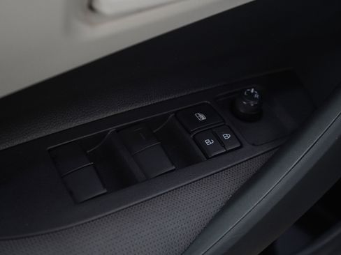 Used 2025 Toyota Corolla LE image 19