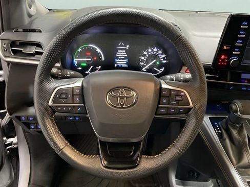 Used 2022 Toyota Sienna XLE Woodland Edition AWD/4WD image 13