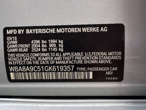 Used 2016 BMW 320i Sedan RWD image 11