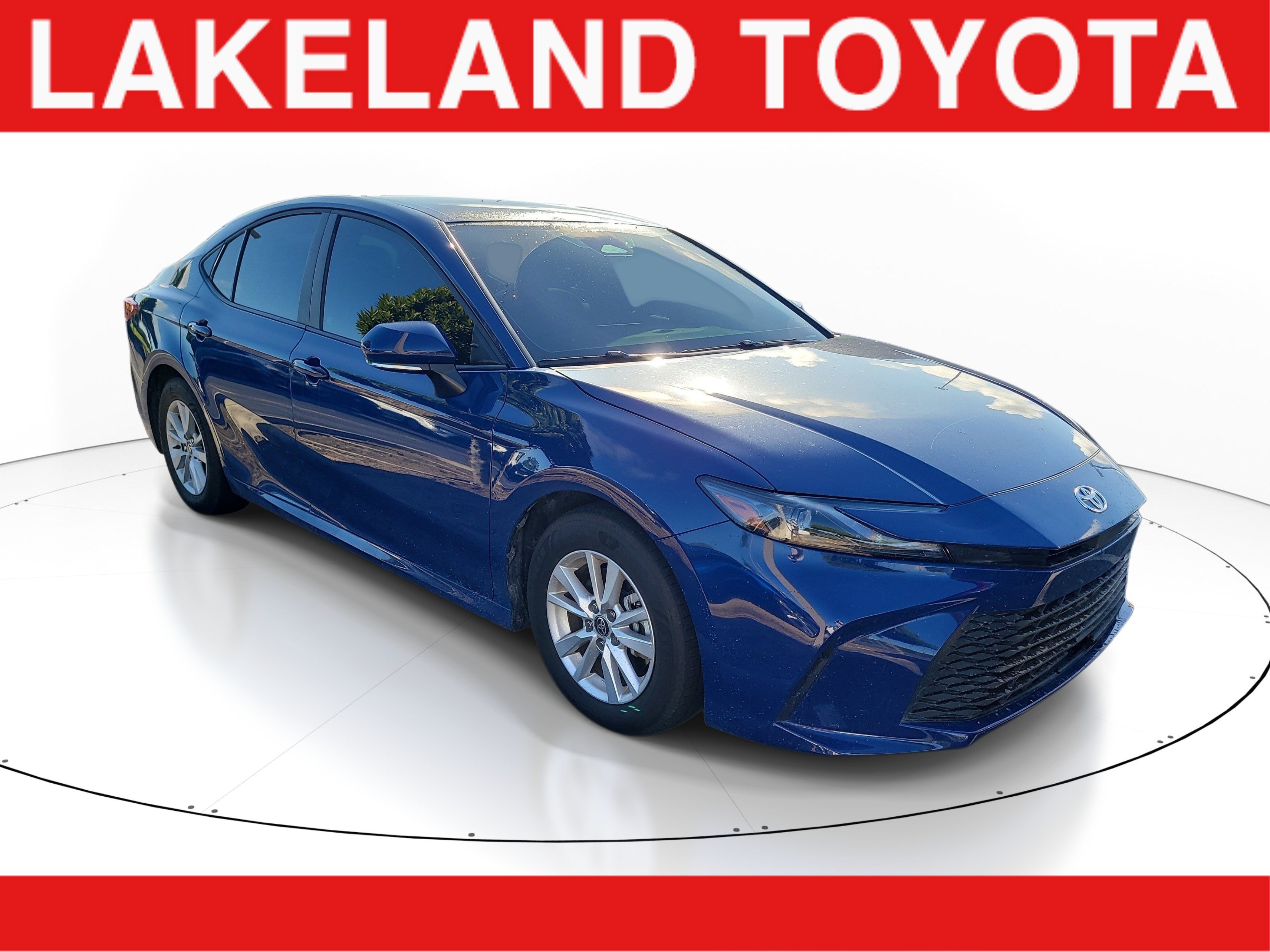 Used 2025 Toyota Camry LE w/ Convenience Package FWD image 1