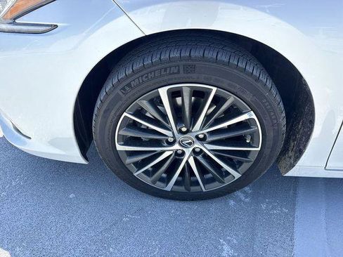 Certified 2024 Lexus ES 350 w/ Premium Package FWD image 10