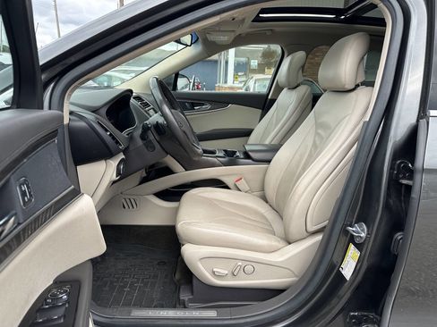 Used 2017 Lincoln MKX Reserve w/ Driver Assistance Package image 11