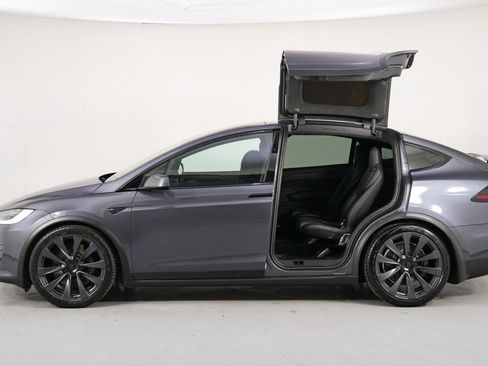 Used 2022 Tesla Model X image 49