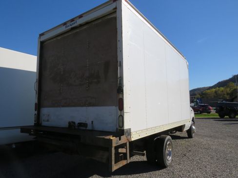 Used 2011 Ford E-350 and Econoline 350 Super Duty w/ Payload Pkg image 6