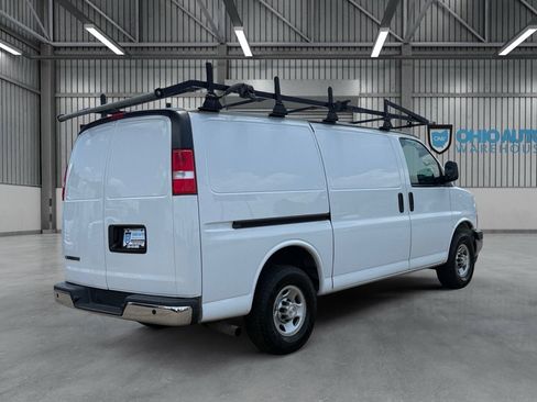 Used 2021 Chevrolet Express 3500 w/ Driver Convenience Package RWD image 8