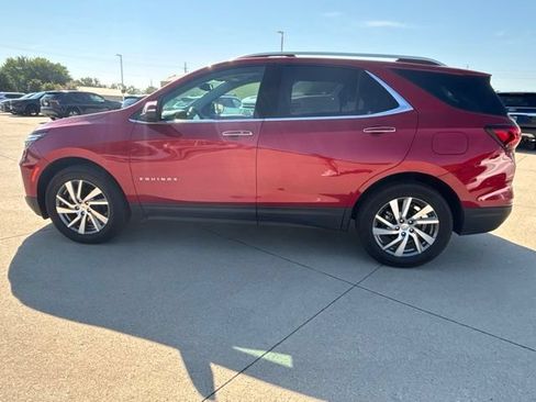 Used 2023 Chevrolet Equinox Premier AWD/4WD image 9