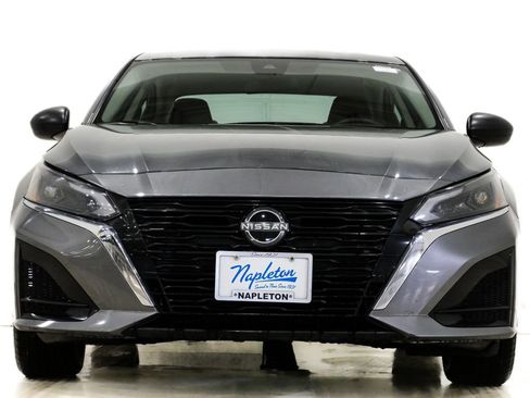 Used 2024 Nissan Altima 2.5 SV image 2