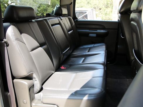Used 2014 Chevrolet Silverado 2500 LT w/ Texas Edition AWD/4WD image 39