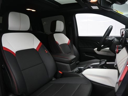 Used 2024 GMC Canyon AT4X image 24